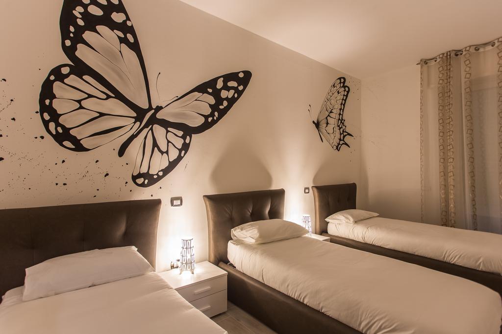 Lm House Apartment Lonato Bagian luar foto