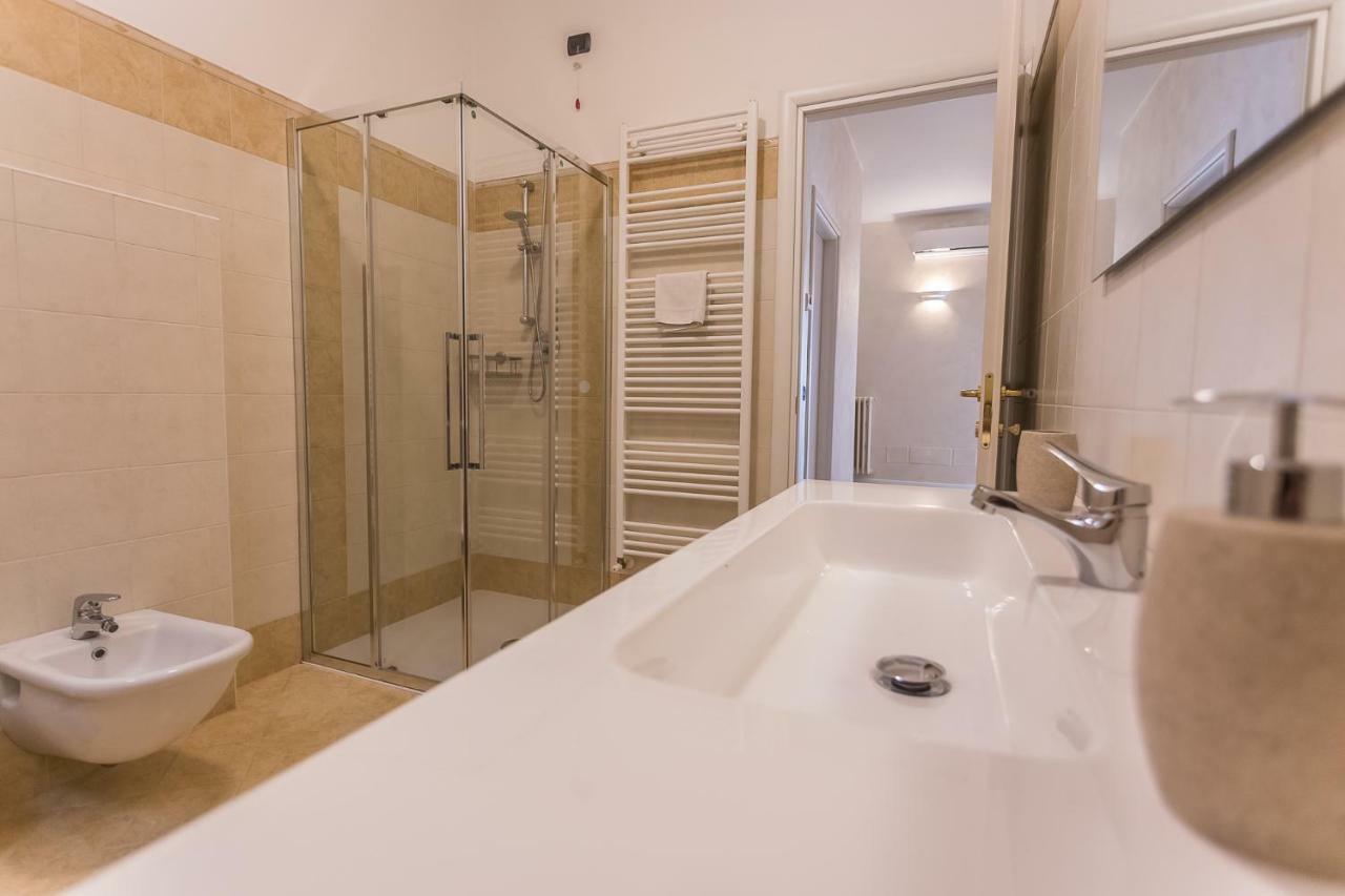 Lm House Apartment Lonato Bagian luar foto